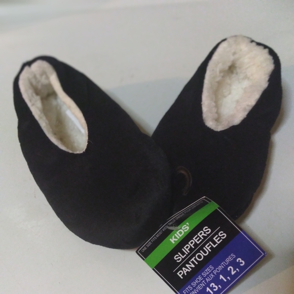 Kids Slippers - Picture 1 of 2